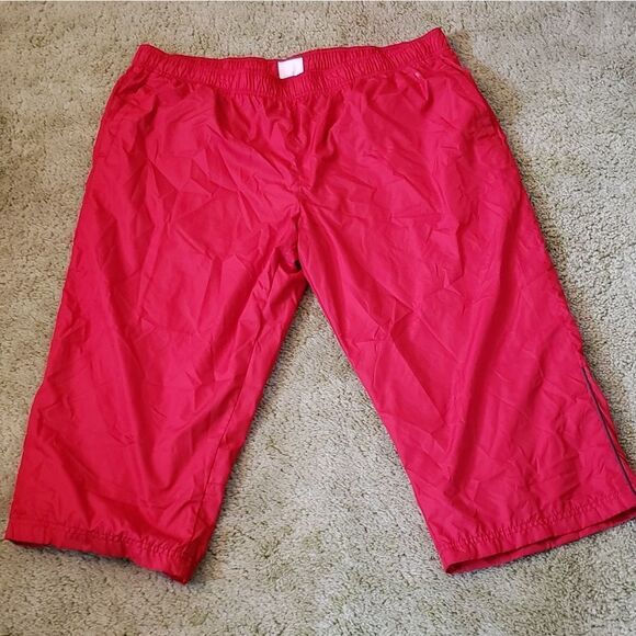 NWOT Bright Red Danskin Now Capris Sz XXL/2X - Picture 1 of 3